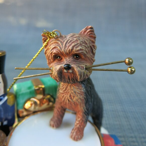 Collectible Danbury Mint 2008 Christmas Drummer Yorkie Nutcracker Ornament - Picture 6 of 9